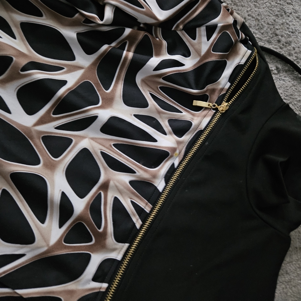 NWT Abstract top! - Picture 3 of 6